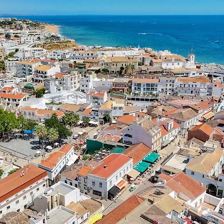 Апартаменты Downtown F - 150m From The